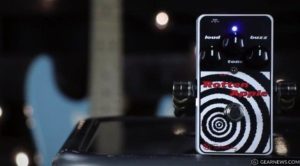 Keeley-Rotten-Apple-Fuzz-pedal