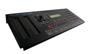 Roland_D-05_Angled