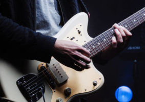 guitar-color-chords-pexels-photo-ryan-holloway-622jpg