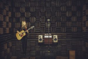 lead-pic-beatie-wolfe-raw-space-bell-labs-anechoic-chamber-by-veanne-cao-1