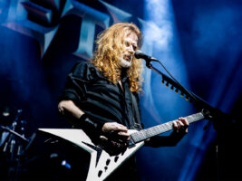 Dave-Mustaine-Photo-Mike-Lewis-Redferns401400x1050