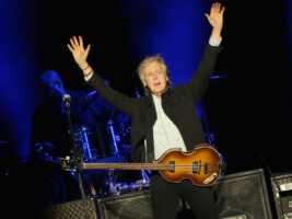 Paul-McCartney-Photo-Gary-Miller-Getty401400x1050