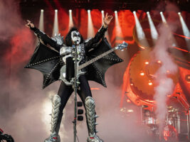 Gene-simmons401400x1050