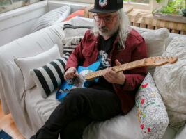 J-Mascis-Telecaster-1401400x1050