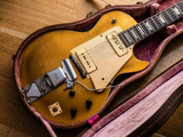first-les-paul401400x1050