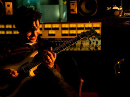 Davy-Knowles-Credit-Timothy-M-Schmidt-5401400x1050