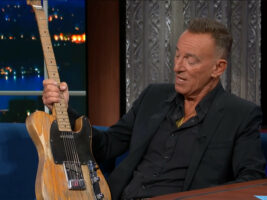 bruce-springsteen-born-to-run-guitar402000x1500