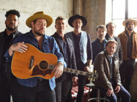 Nathaniel-Rateliff-The-Night-Sweats-Credit-Danny-Clinch-HERO402000x1500