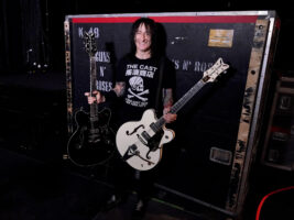 Richard-Fortus-Gretsch-HERO402000x1500