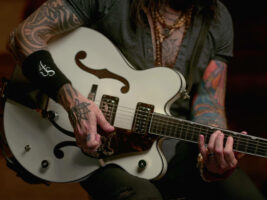 richard-fortus-gretch402000x1500