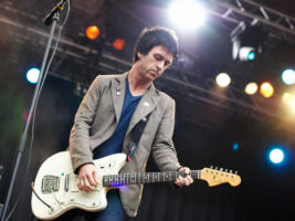 Johnny-Marr-Credit-Gary-Wolstenholme-Redferns402000x1500