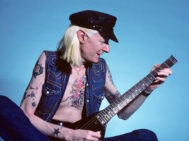 Johnny-Winter-Photo-Ebet-Roberts-Redferns402000x1500