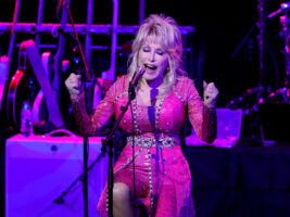 Dolly-parton402000x1500