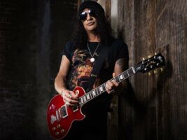 Slash-Gibson-4402000x1500