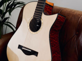 Tom-Sands-Guitar-HERO402000x1500
