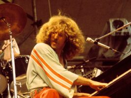 ian-mcdonald-king-crimson-foreigner401400x1050