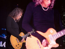 kirk-hammett402000x1500
