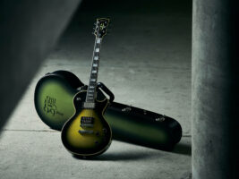 Adam-Jones-LesPaul-2021-Credit-Gibson-HERO-2402000x1500
