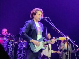 John-Mayer-Onstage-Image-Michael-Confer-Via-Youtube402000x1500