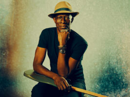 Keb-Mo-Credit-Jeremy-Cowart-HERO402000x1500