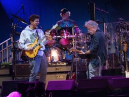 Dead-Company-at-Band-Together-Bay-Area-Benefit-Concert-2017402000x1500