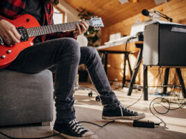 Electric-Guitar-Drive-Amplifiers-Credit-South-Agency-Getty-Images402000x1500
