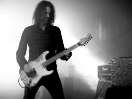 charvel-henrik-dahnage402000x1500