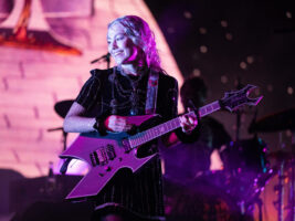 phoebe-bridgers402000x1500