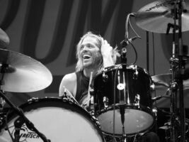 taylor-hawkins-bw-getty402000x1500