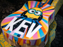 Fender-x-minions-kosmic-kev402000x1500