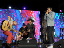 red-hot-chili-peppers402000x1500-1