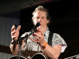 ted-nugent-402000x1500