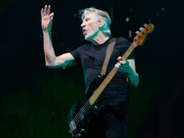 Roger-Waters402000x1500
