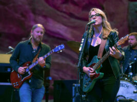 Tedeschi-Trucks-Band-Photo-Larry-Hulst-Michael-Ochs-Archives-Getty402000x1500