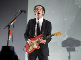 matty-healy-402000x2500