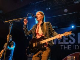 myles-kennedy-tele-getty402000x1500