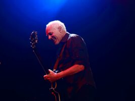 Peter-Frampton402000x1500