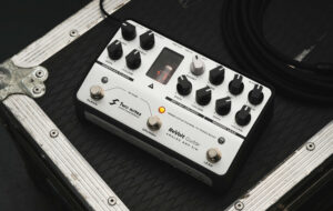 Two-Notes-Revolt-Guitar-01402560x1625