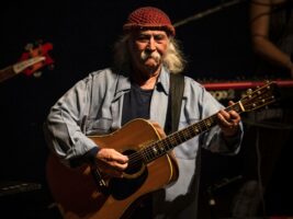 David-Crosby-onstage-2018402000x1500