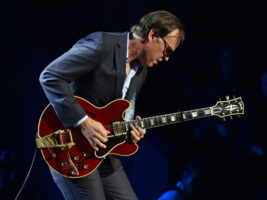 Joe-Bonamassa402000x1500