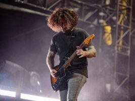 Joe-Trohman-Fall-Out-Boy402000x1500