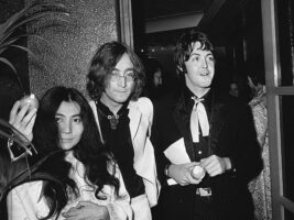 Yoko-Ono-John-Lennon-Paul-McCartney402000x1500