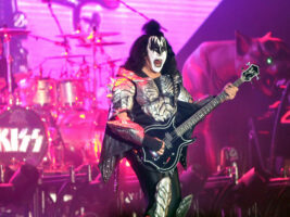 gene-simmons402000x1500
