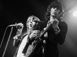 mick-jagger-kieth-richards-wembley-1973402000x1500
