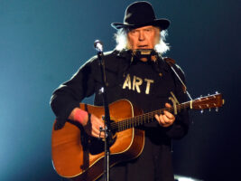 Neil-Young402000x1500