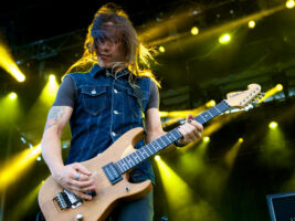 Nuno-Bettencourt-Extreme402000x1500