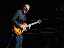 joe-bonamassa402000x1500