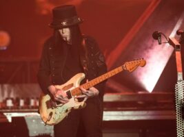 mick-mars-getty402000x1500