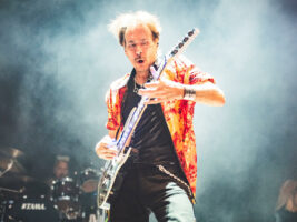 steve-vai402000x1500