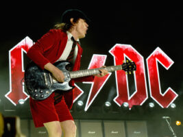 Angus-Young-Photo-KevinWinter-GettyImages-Coachella401400x1050
